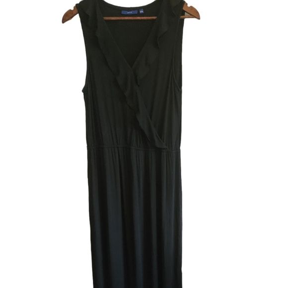 Elegant Black Sleeveless Dress - Picture 1 of 7